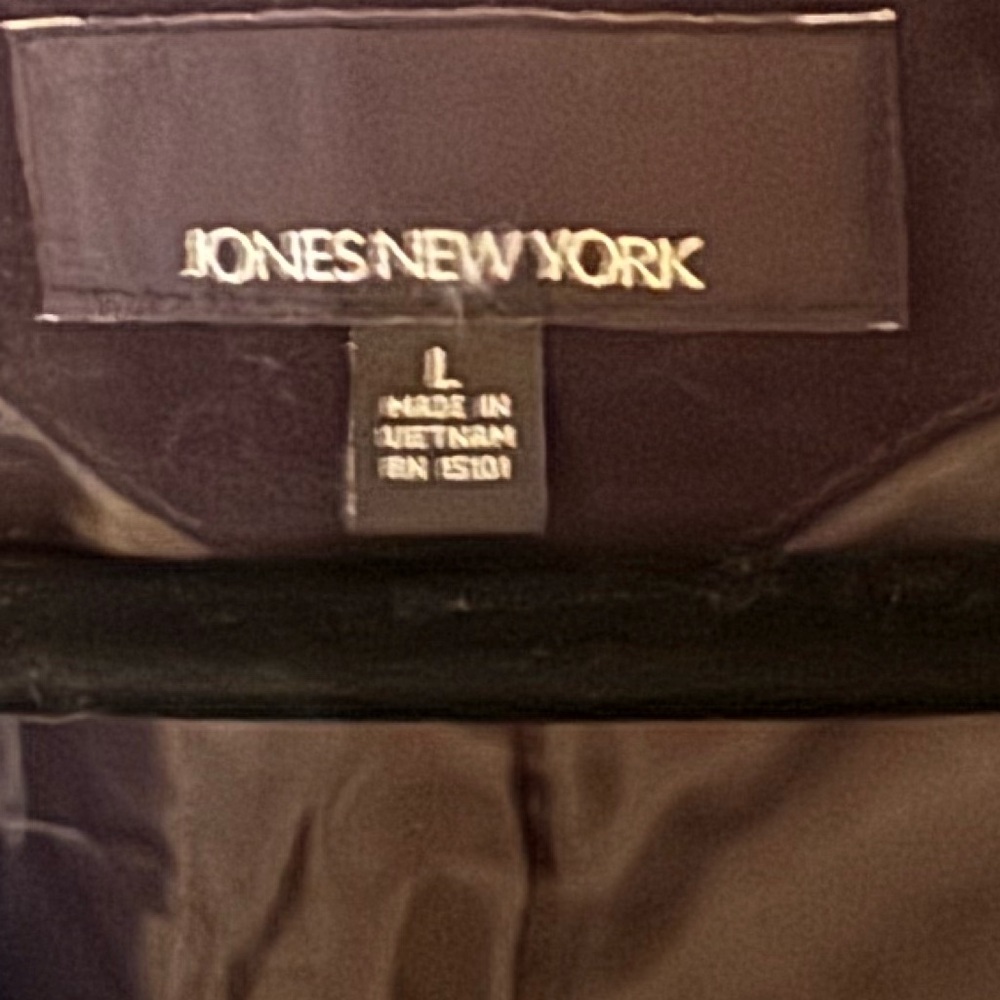 Jones NY Sz Lg Black Quilted Puffer Coat w/ faux fur detach collar, zip & snaps - Picture 2 of 9
